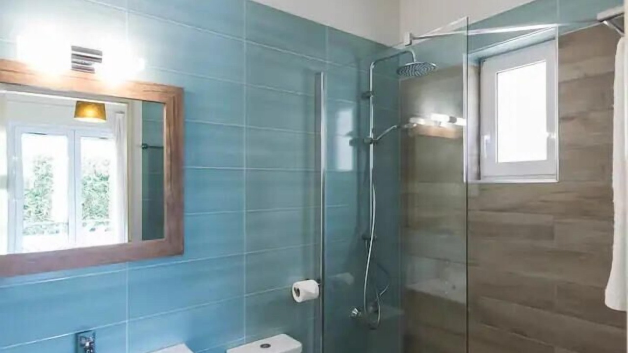 Photo of Bathroom in Foinikounta