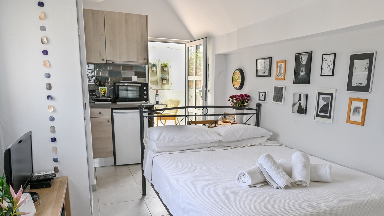 Photo of Bedroom in Exarhia