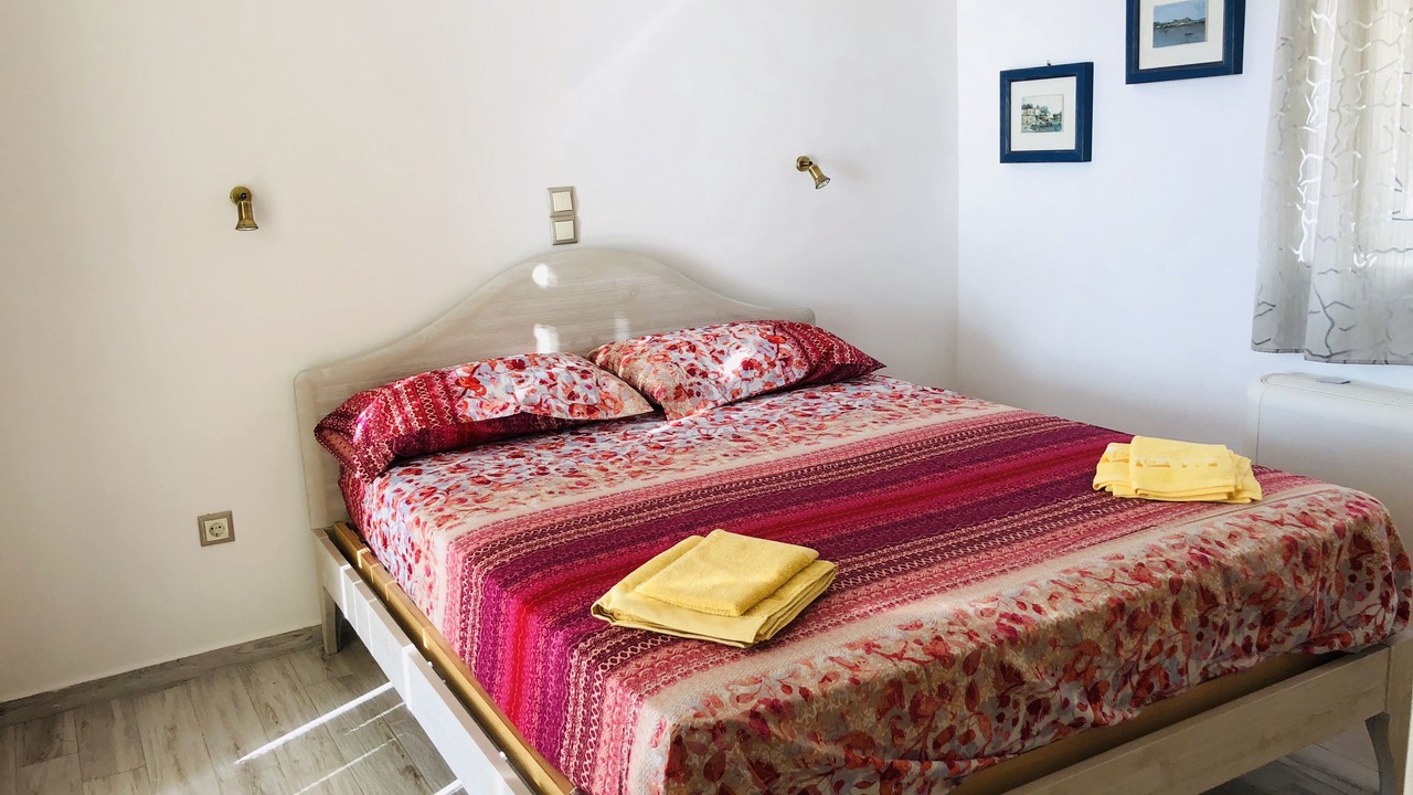 Photo of Bedroom in Thalames