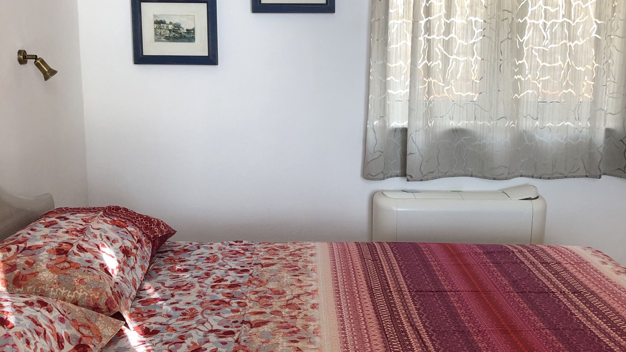 Photo of Bedroom in Thalames