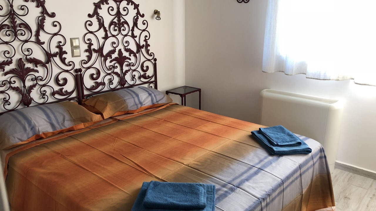 Photo of Bedroom in Thalames