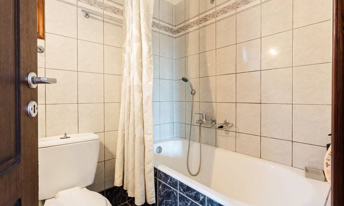 Photo of Bathroom in Lefktro