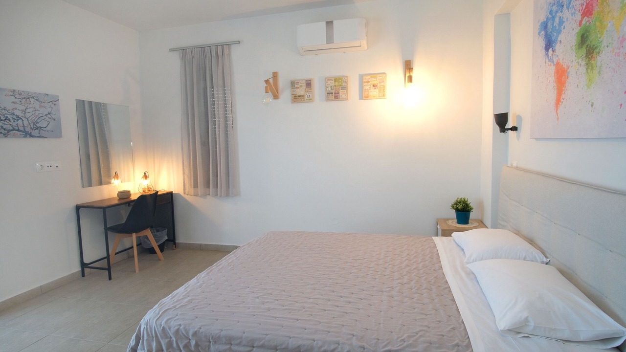 Photo of Bedroom in Atsipópoulon