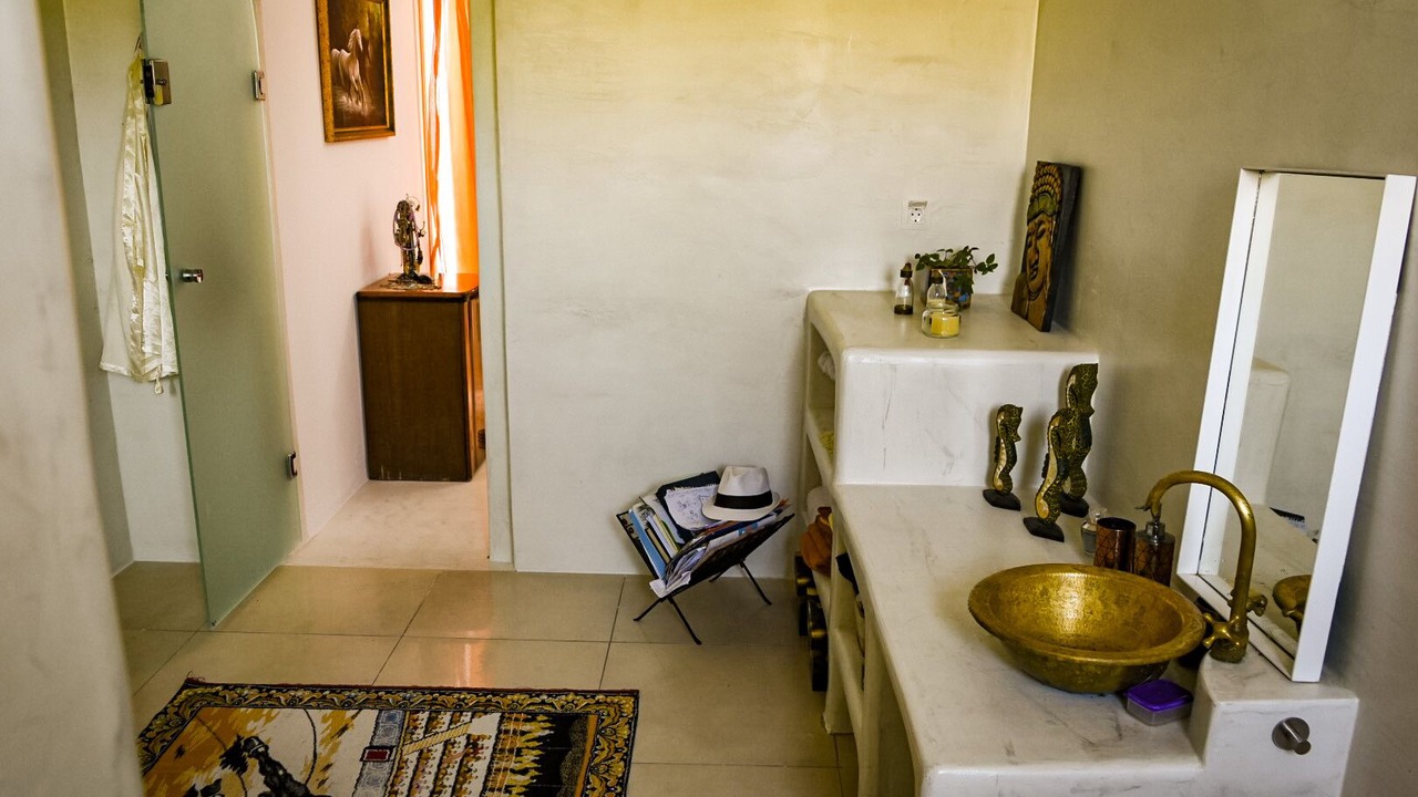 Photo of Bathroom in Exomytis