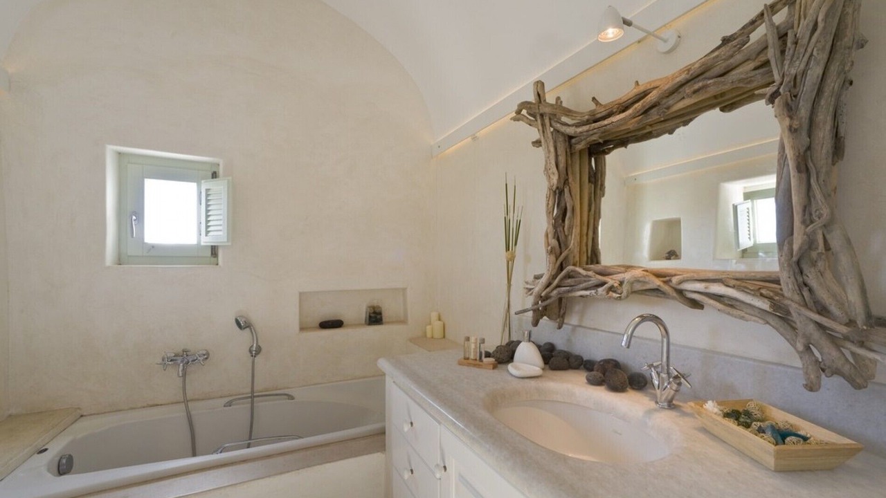 Photo of Bathroom in Akrotiri
