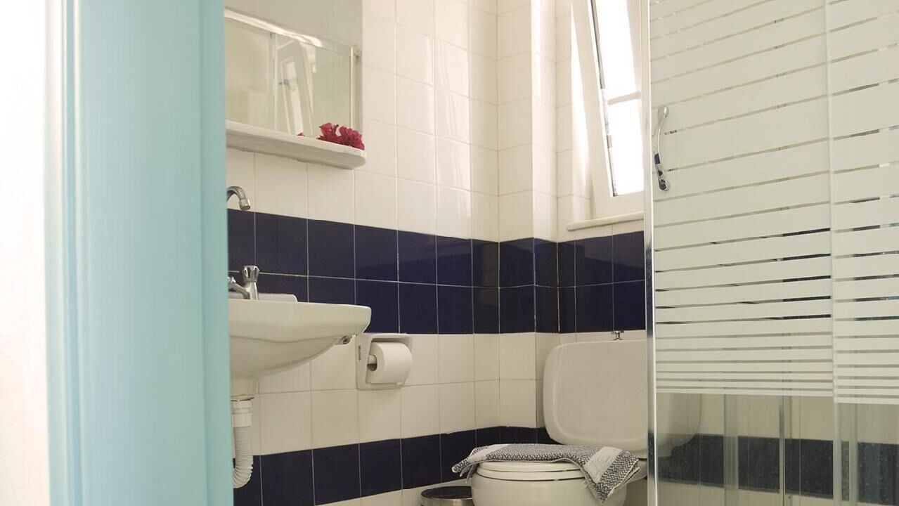 Photo of Bathroom in Ialyssos