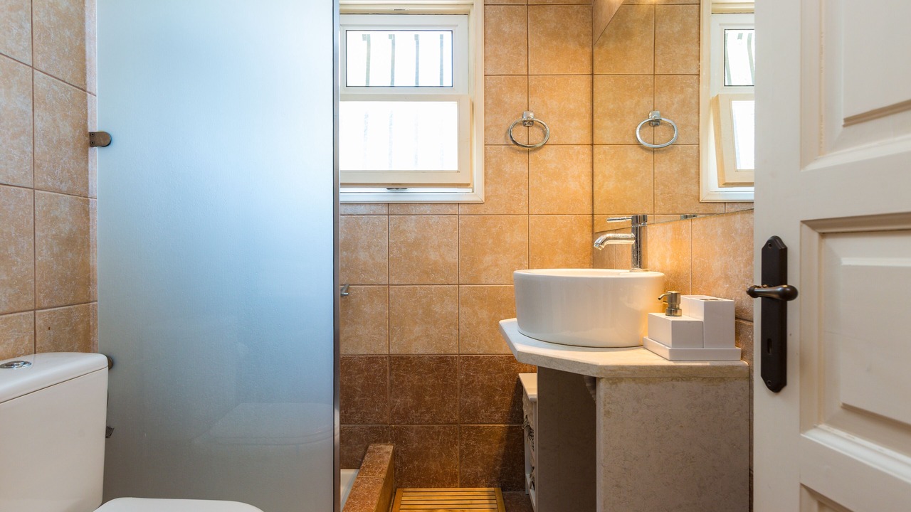 Photo of Bathroom in Oros