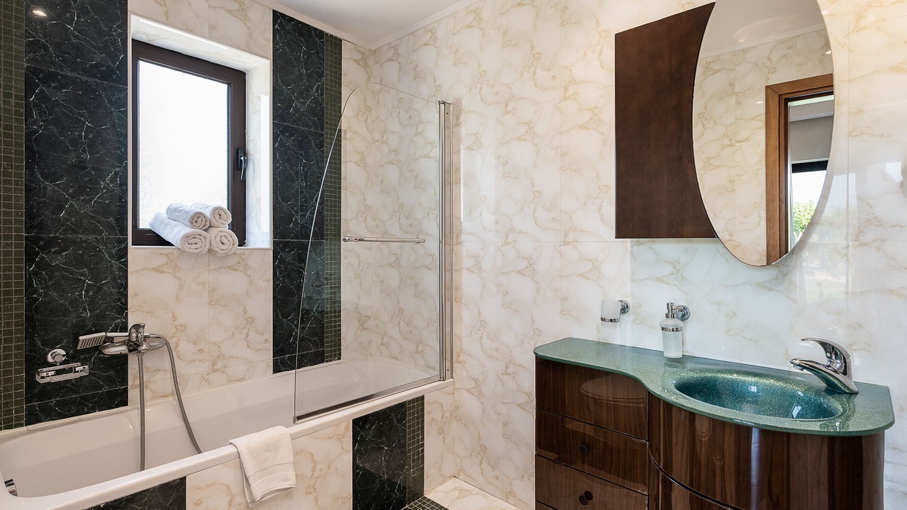 Photo of Bathroom in Platanias Town