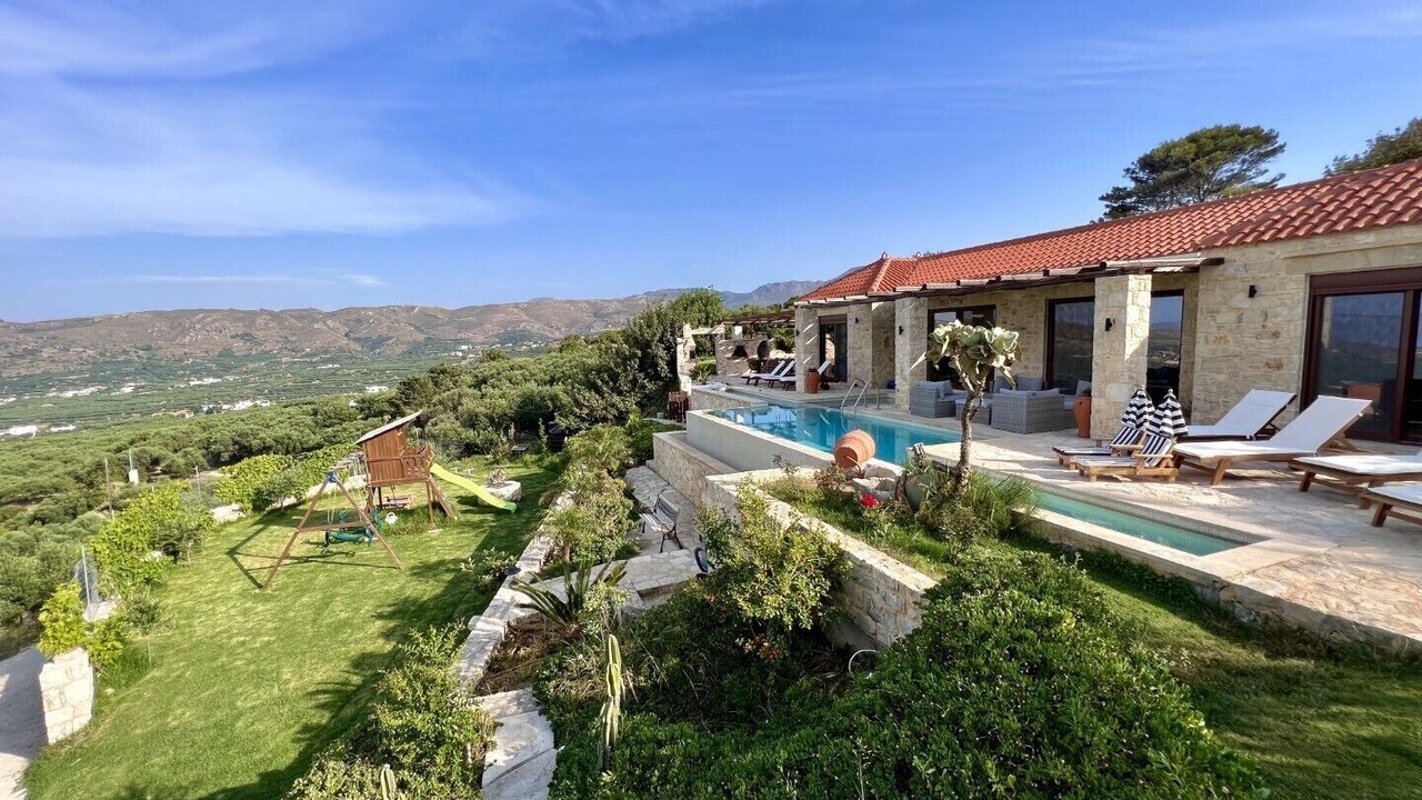 Photo of Outdoor in Karefiliana