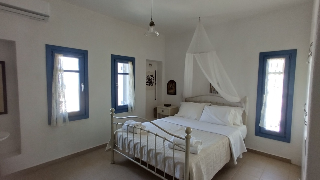 Photo of Bedroom in Parasporos