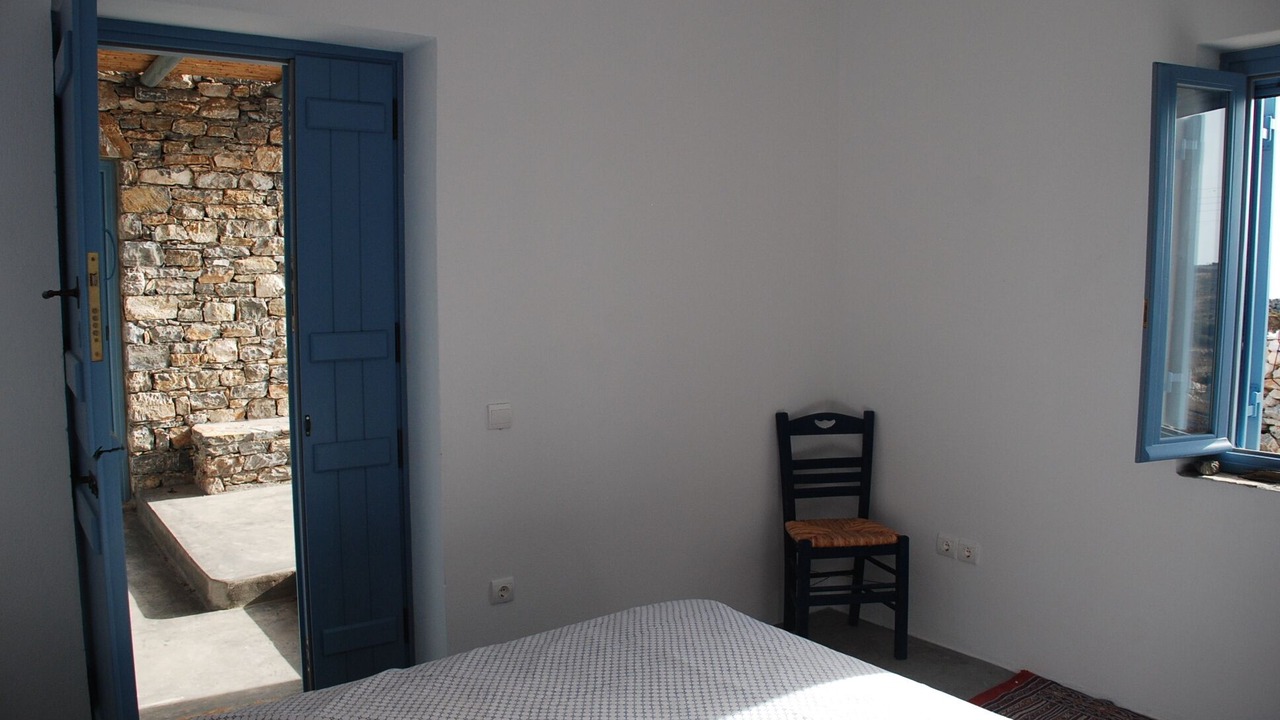 Photo of Bedroom in Schinoussa Town