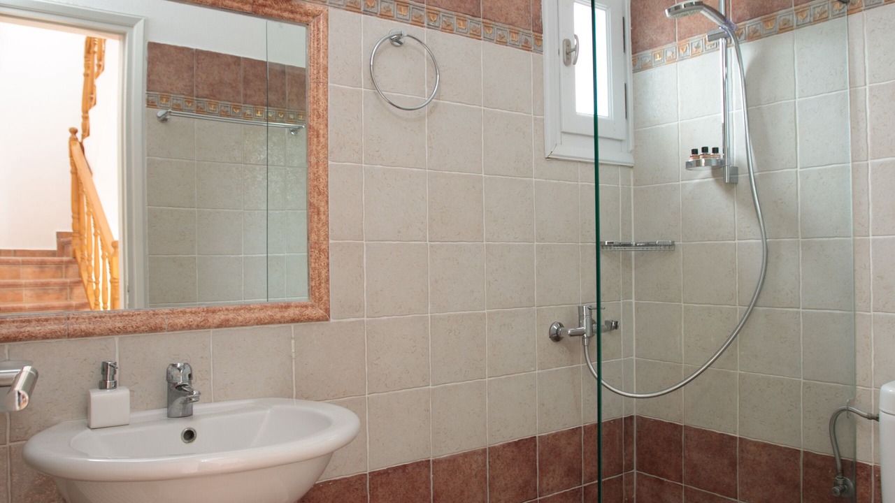 Photo of Bathroom in Glinado