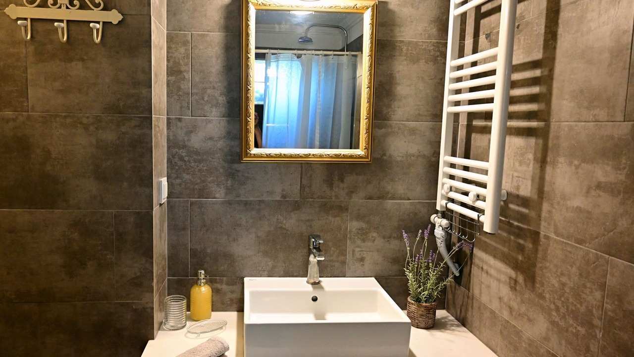 Photo of Bathroom in Vori