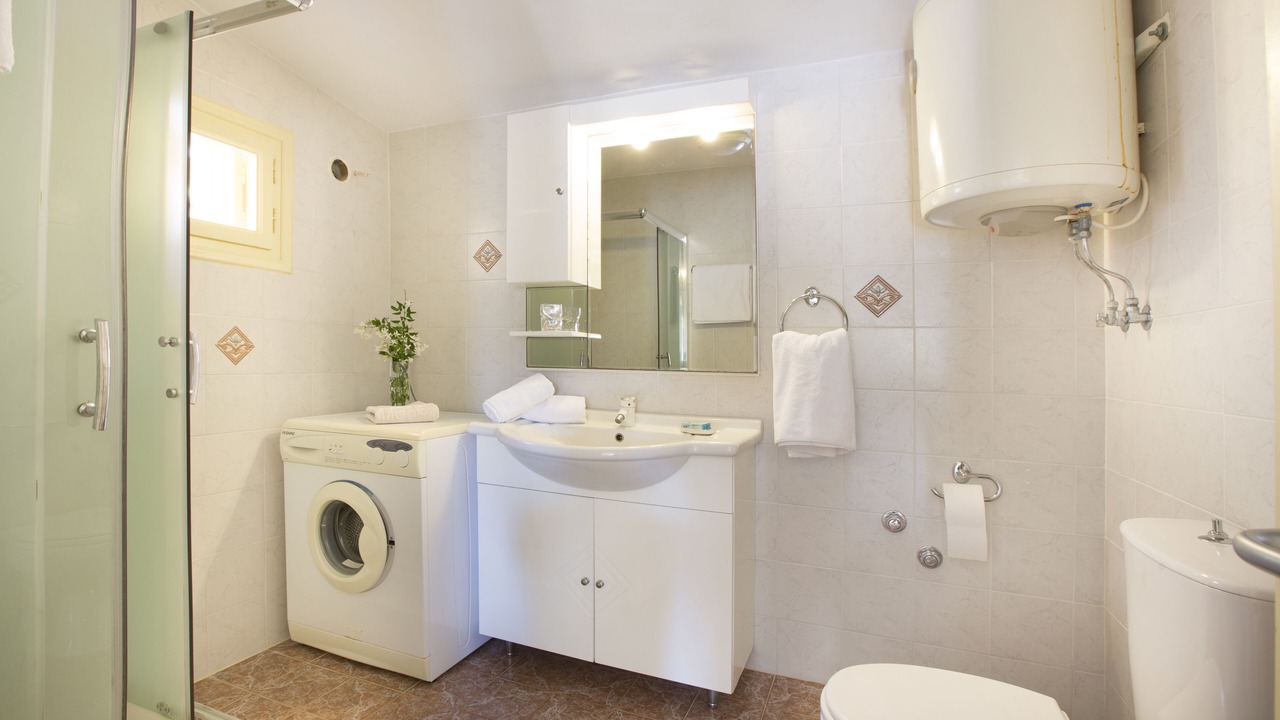 Photo of Bathroom in Tzamarelata