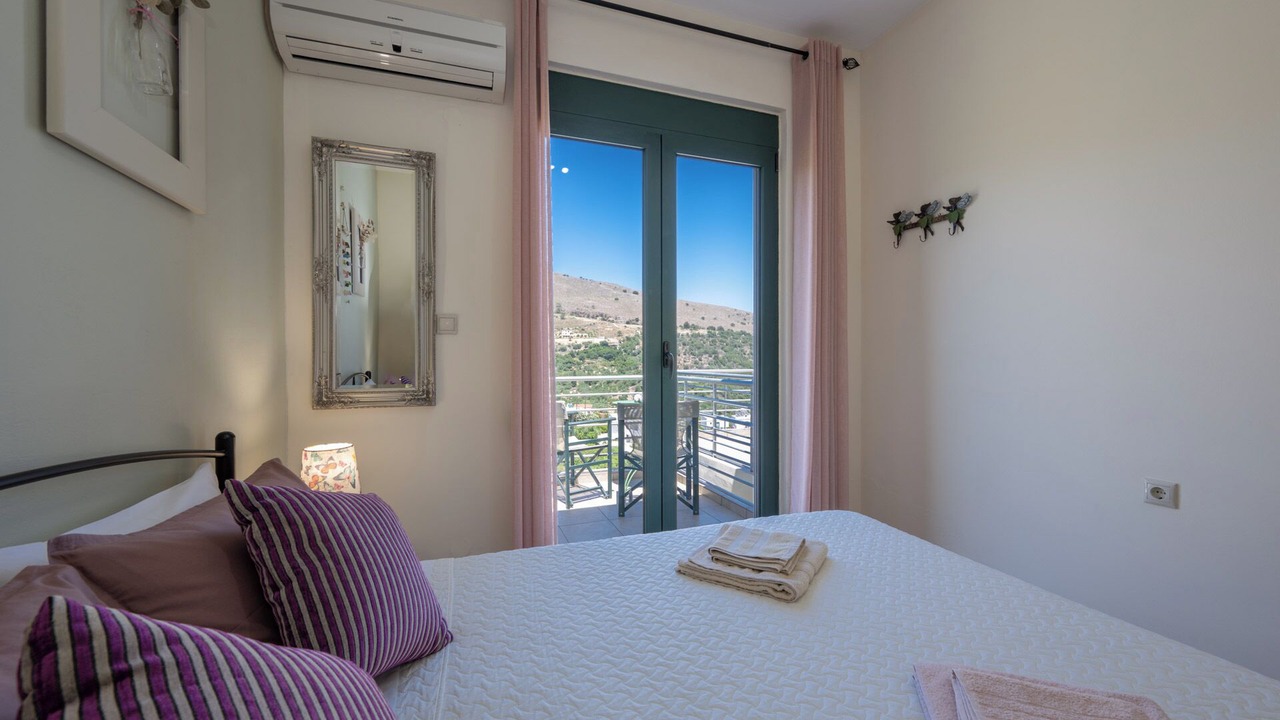 Photo of Bedroom in Exopoli
