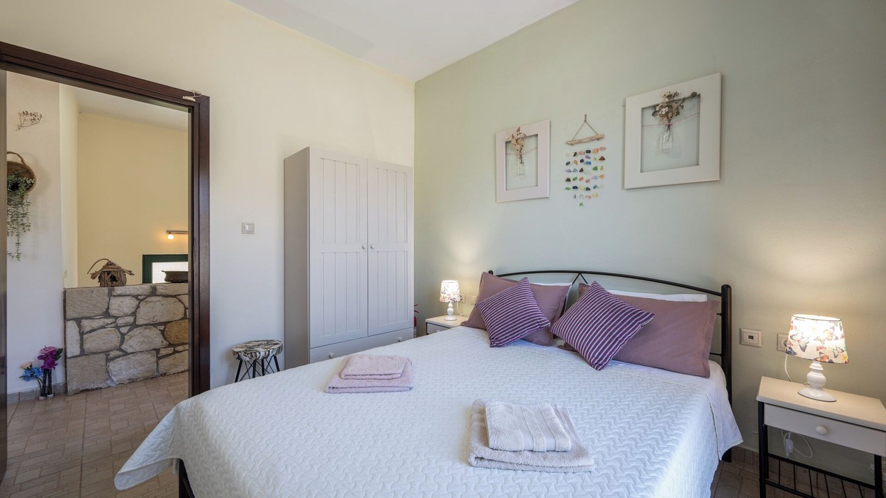 Photo of Bedroom in Exopoli