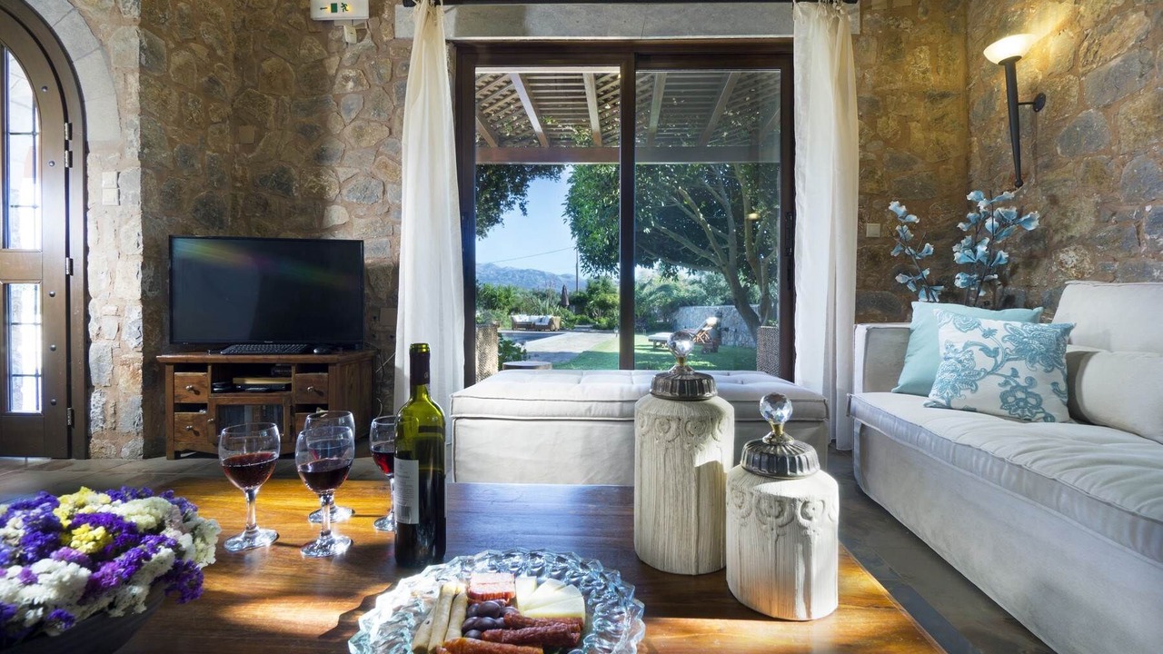Photo of Livingroom in Litsarda