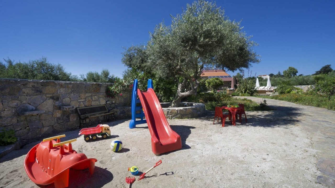 Photo of Others in Litsarda