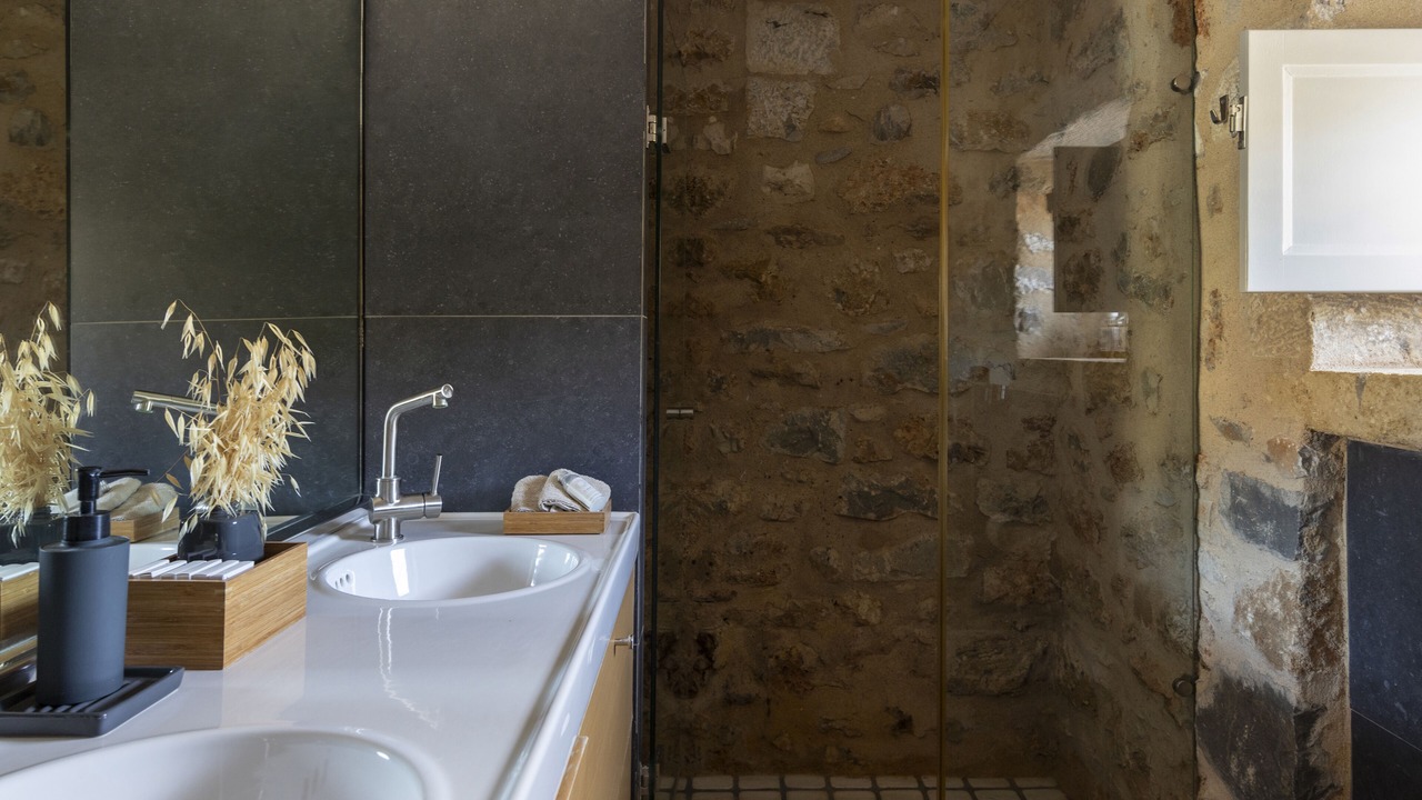 Photo of Bathroom in Lefktro