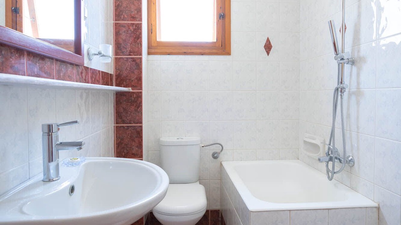Photo of Bathroom in Frangokastellon
