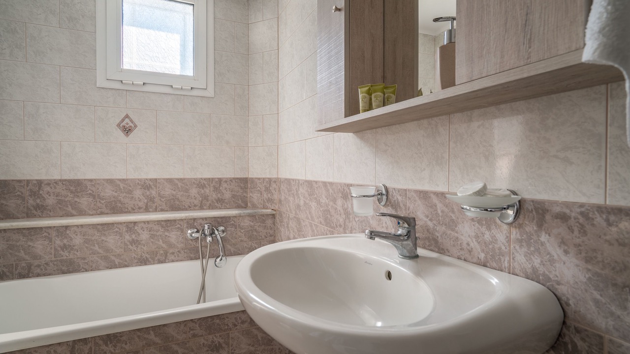 Photo of Bathroom in Fiolitis
