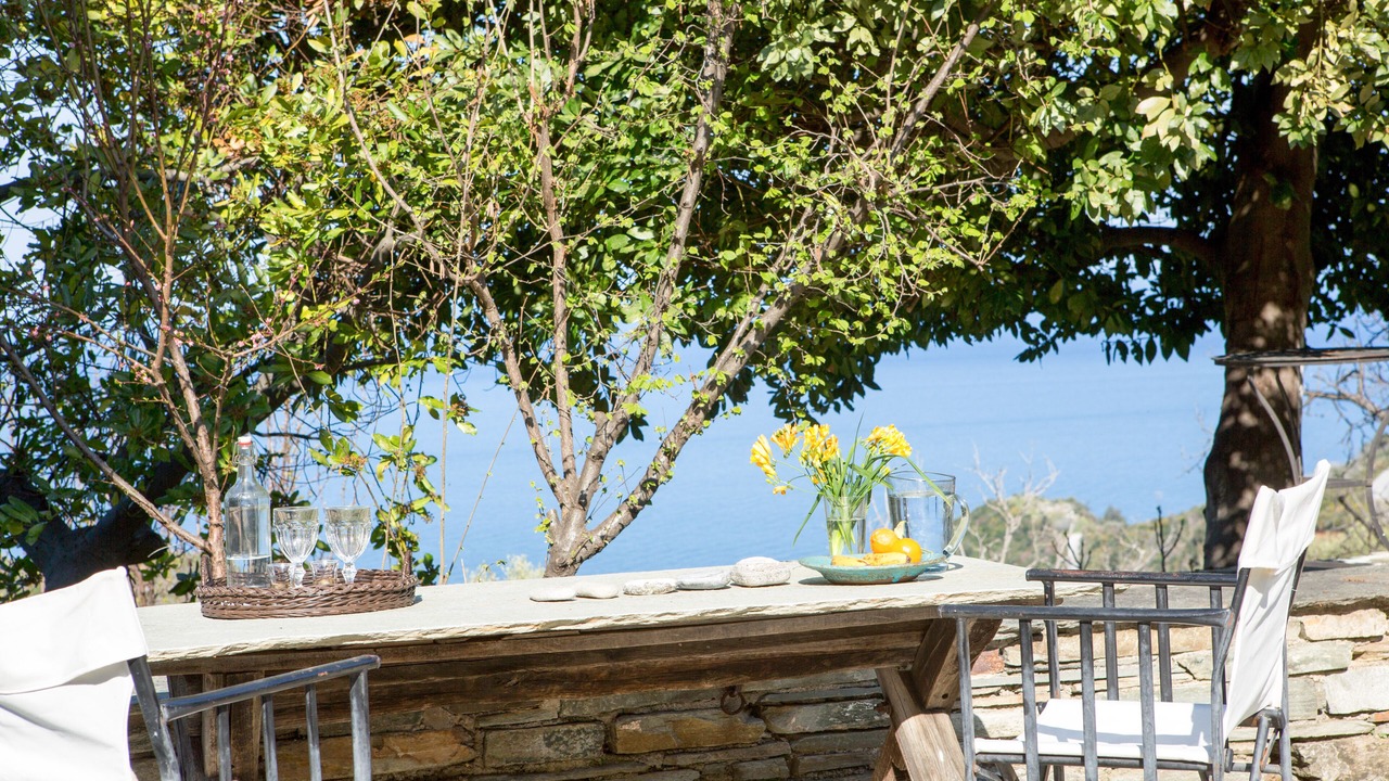 Photo of Outdoor in Lambinou
