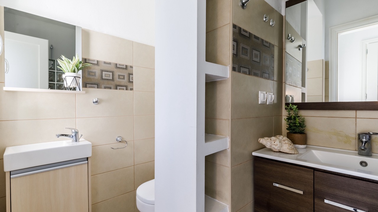 Photo of Bathroom in Glossa