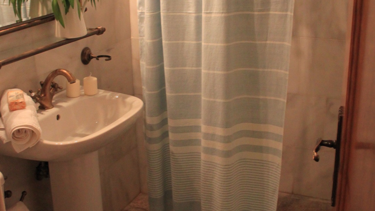 Photo of Bathroom in Lefktro
