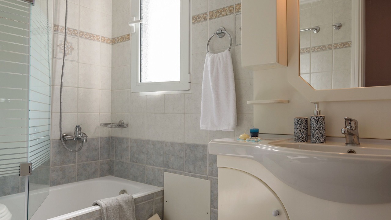 Photo of Bathroom in Neo Kalamaki
