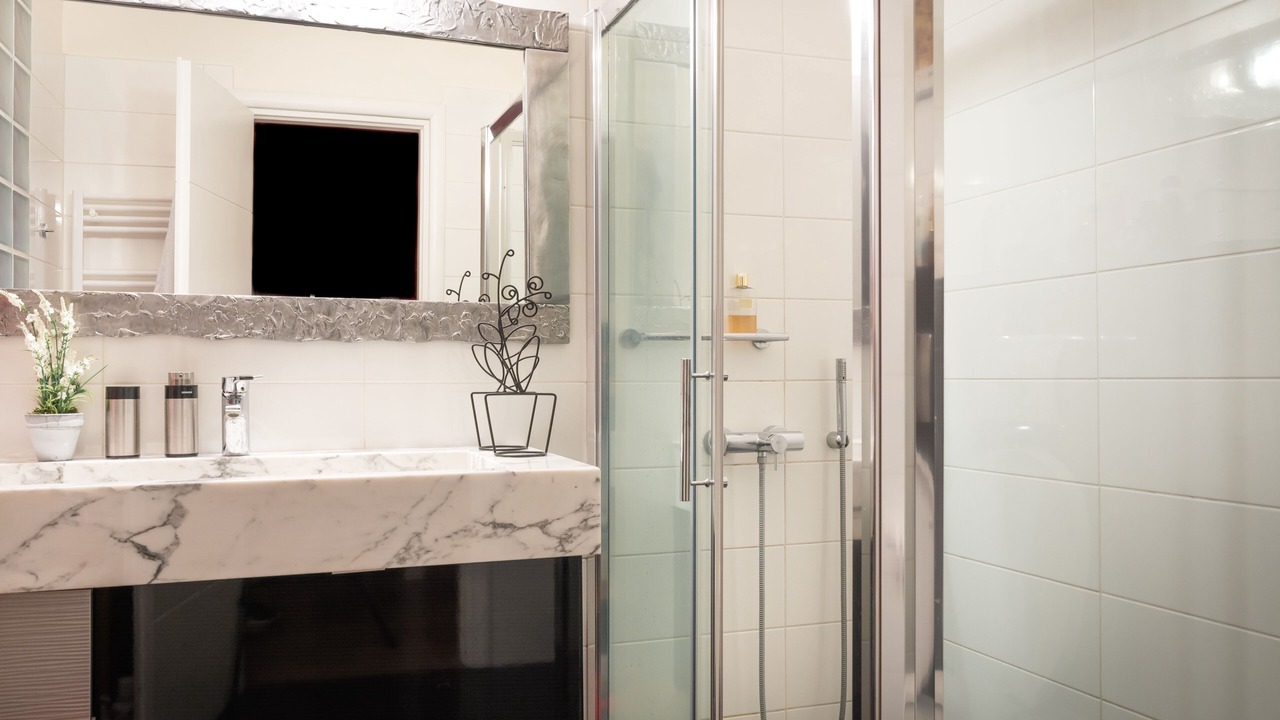 Photo of Bathroom in Alimos