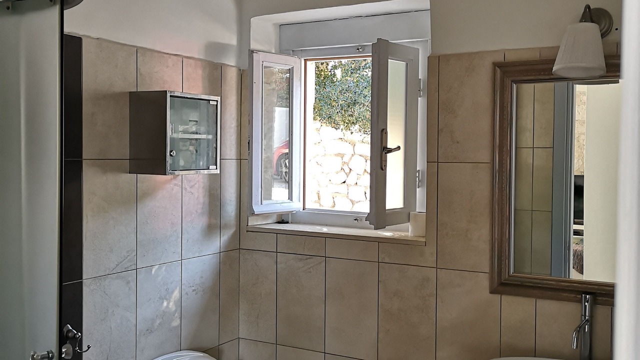 Photo of Bathroom in Evreti