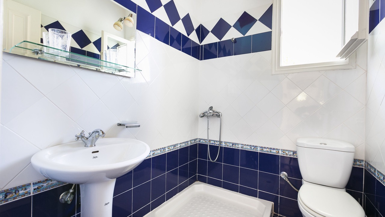 Photo of Bathroom in Tselendata
