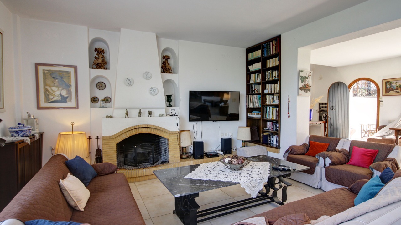 Photo of Livingroom in Theologos