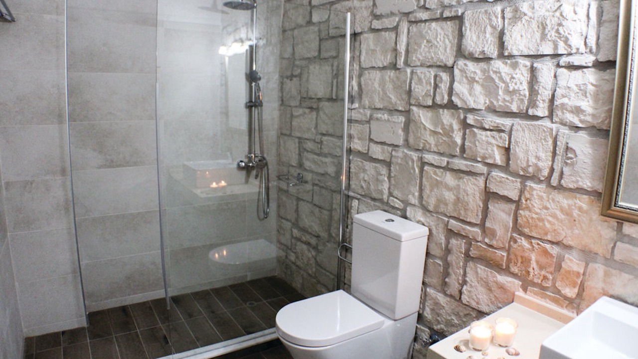 Photo of Bathroom in Kastri