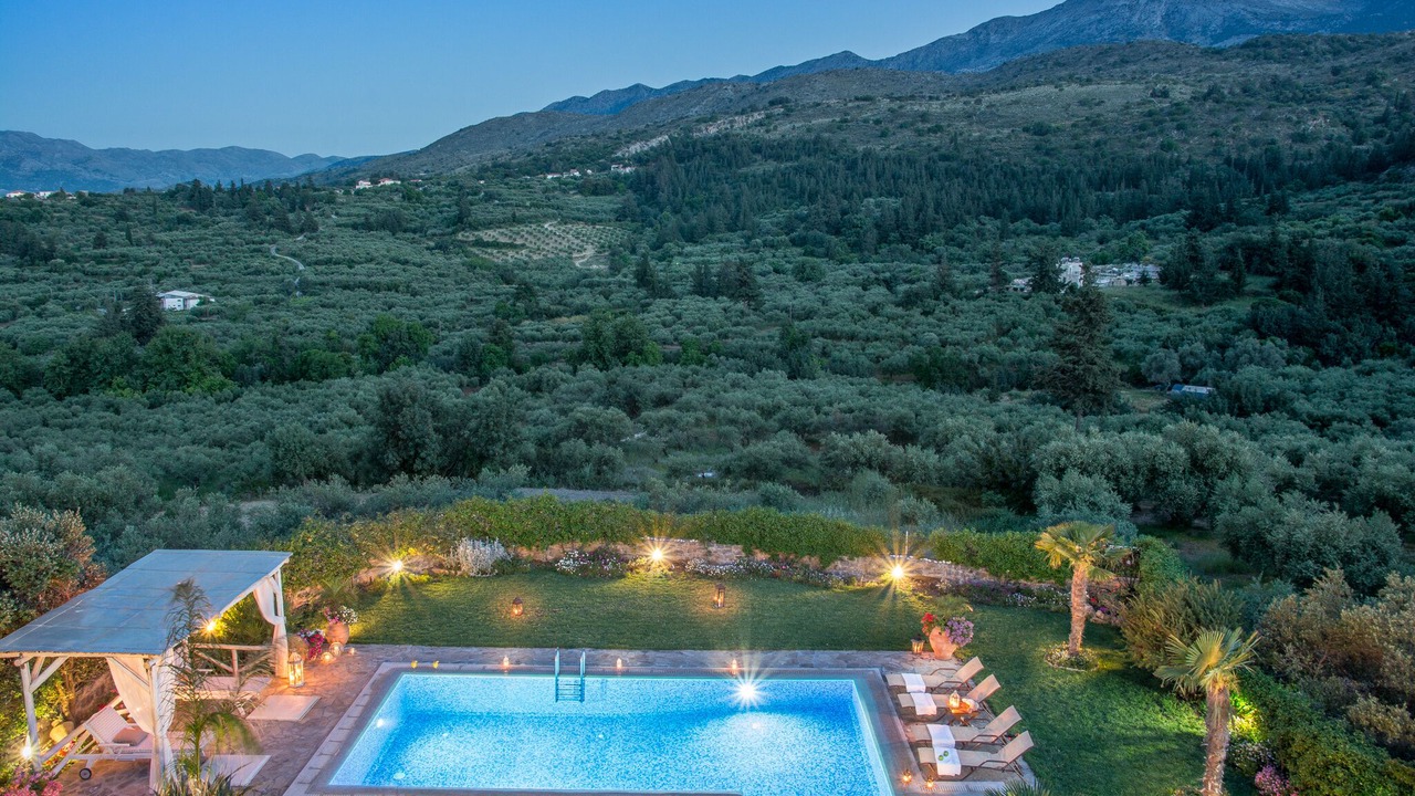 Photo of Outdoor in Pemonia
