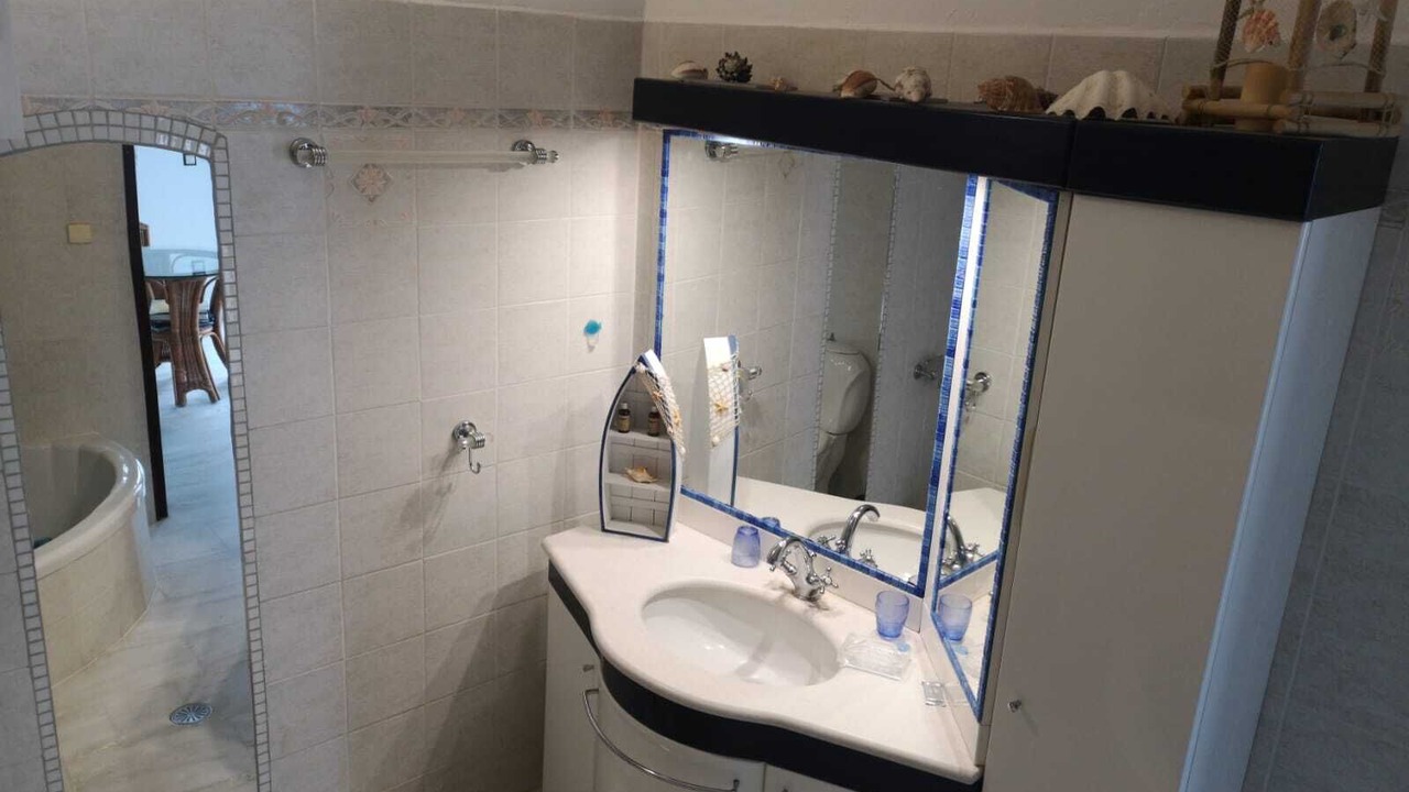 Photo of Bathroom in Fira