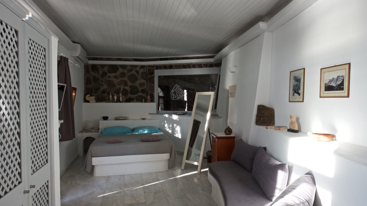 Photo of Bedroom in Fira