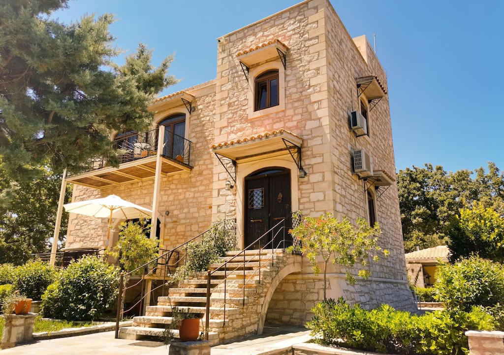 Photo of Others in Armenoi