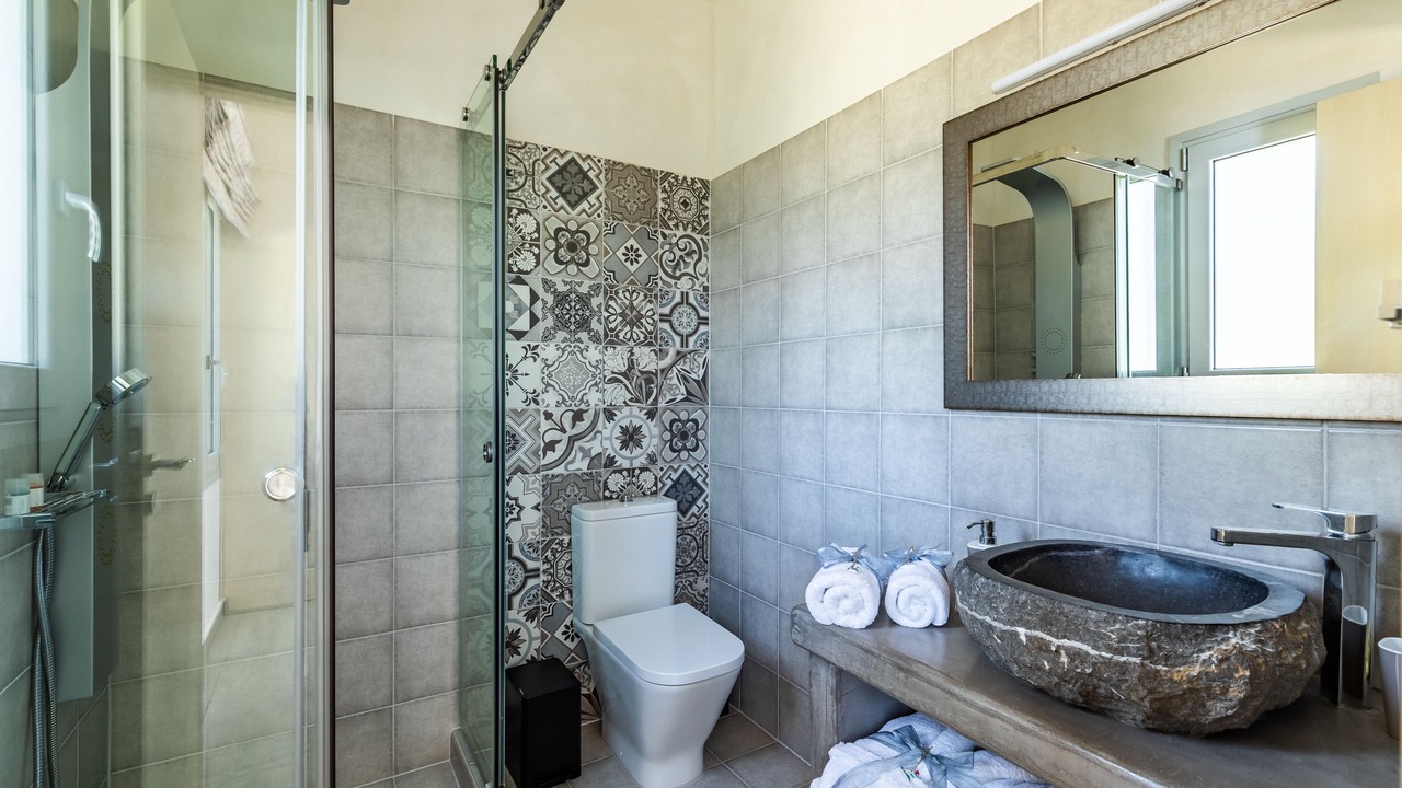 Photo of Bathroom in Glossa