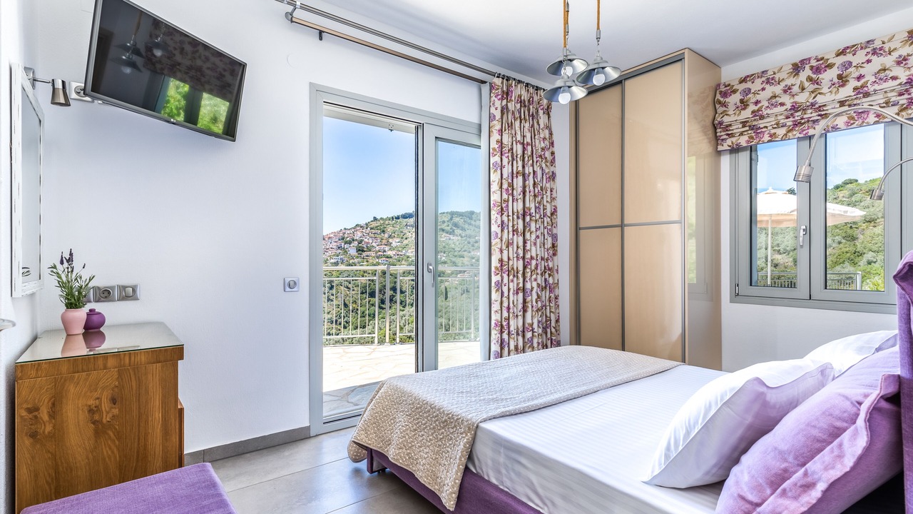 Photo of Bedroom in Glossa