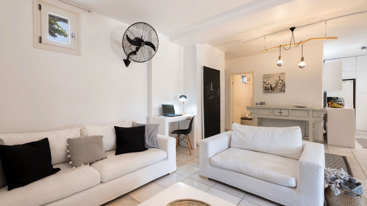 Photo of Livingroom in Ampelas