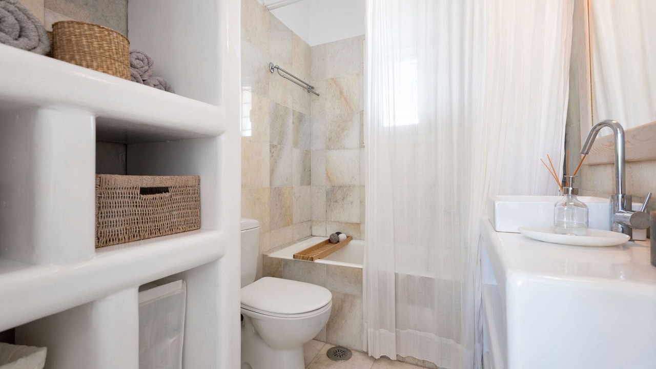 Photo of Bathroom in Ampelas