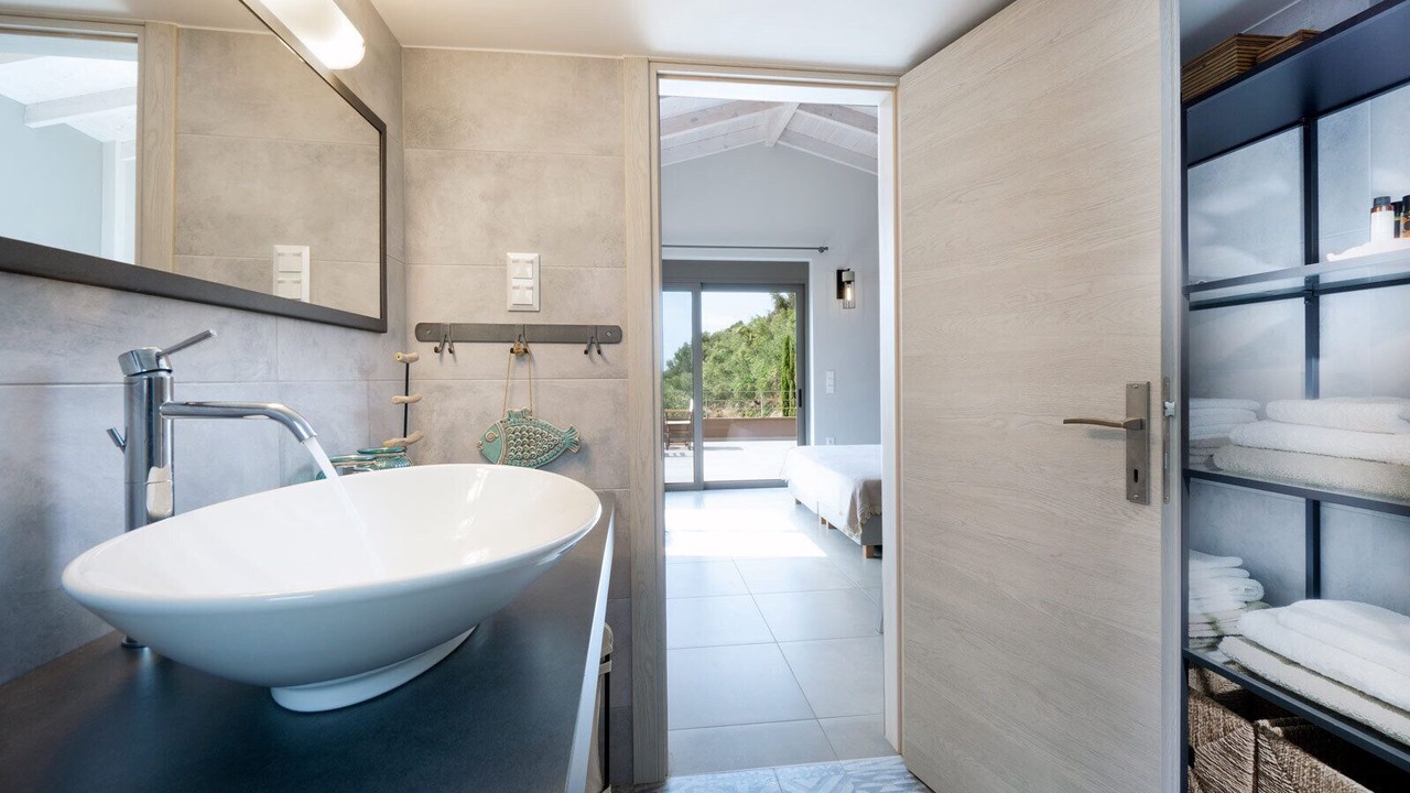 Photo of Bathroom in Sfinari
