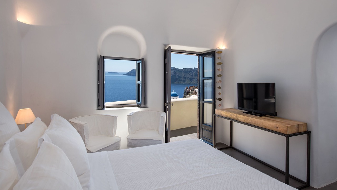 Photo of Bedroom in Oia