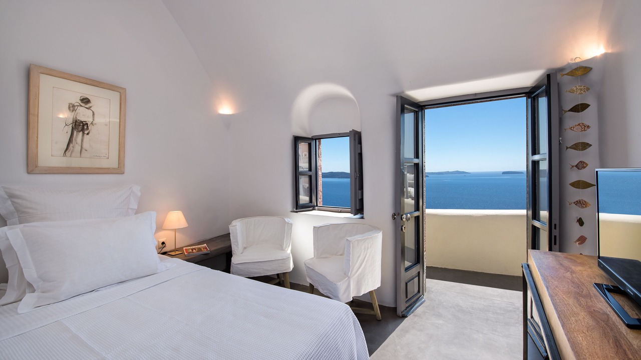 Photo of Bedroom in Oia