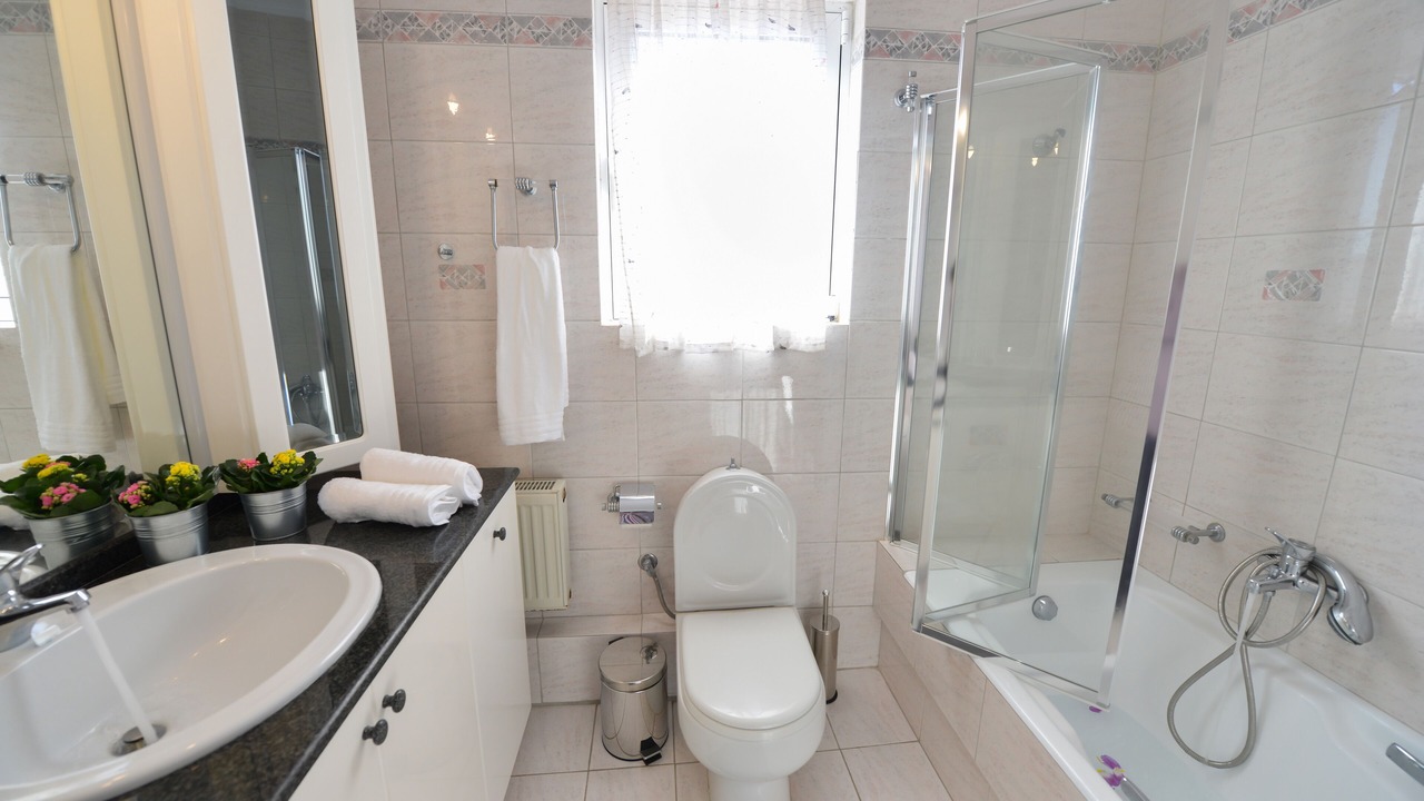 Photo of Bathroom in Kariotai