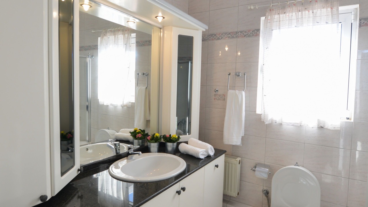 Photo of Bathroom in Kariotai