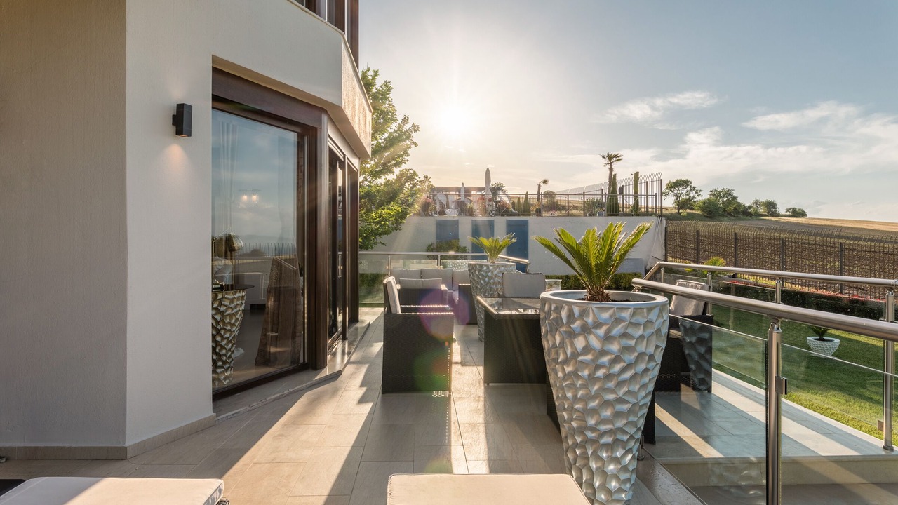 Photo of Patio Balcony in Plagiarion