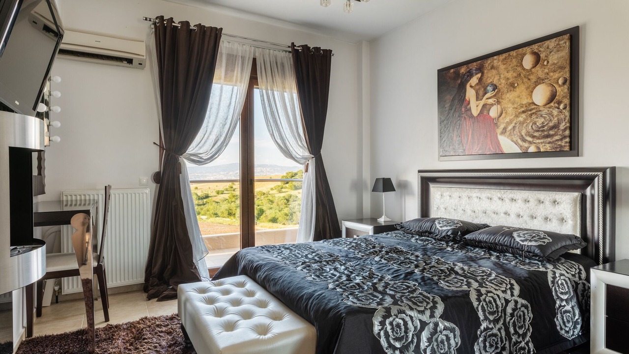 Photo of Bedroom in Plagiarion