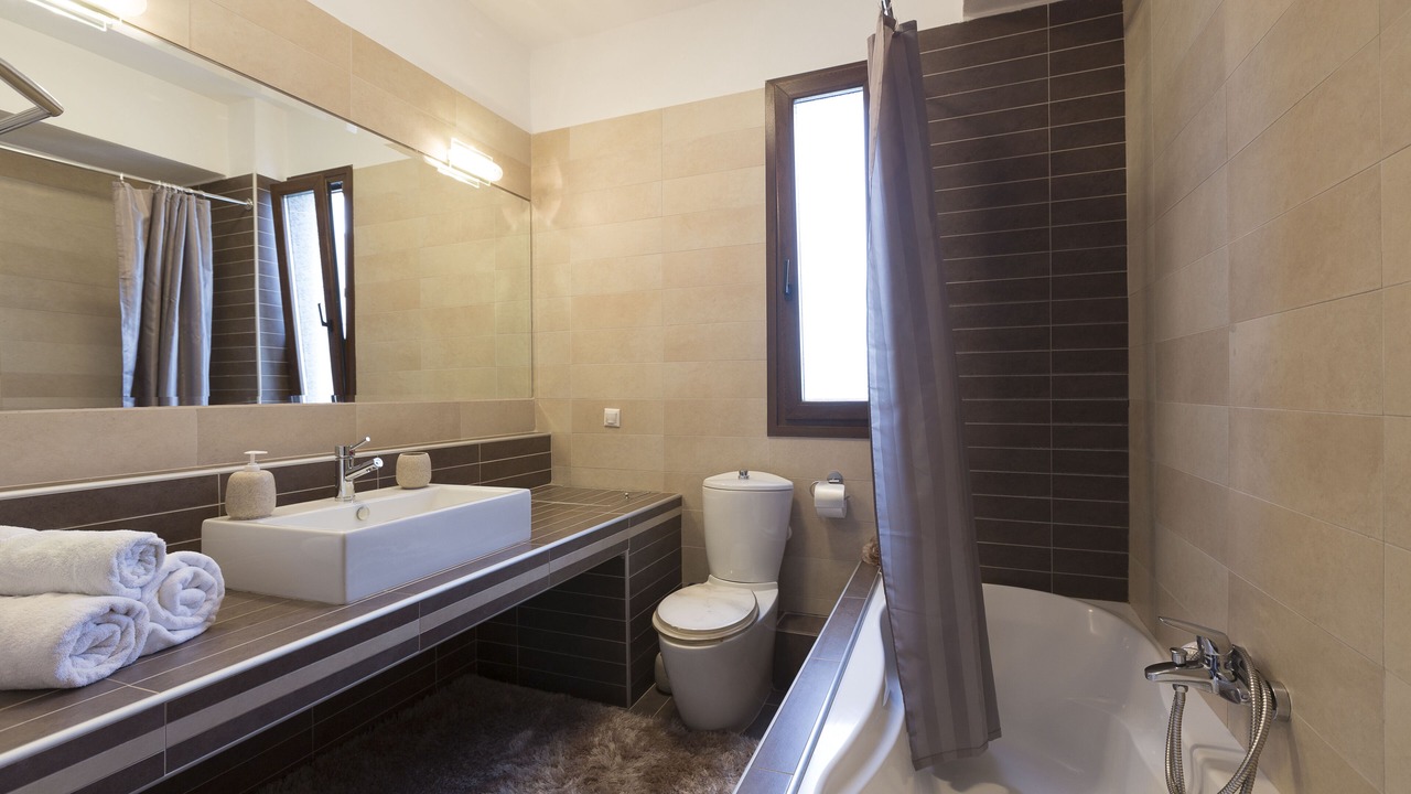 Photo of Bathroom in Plagiarion